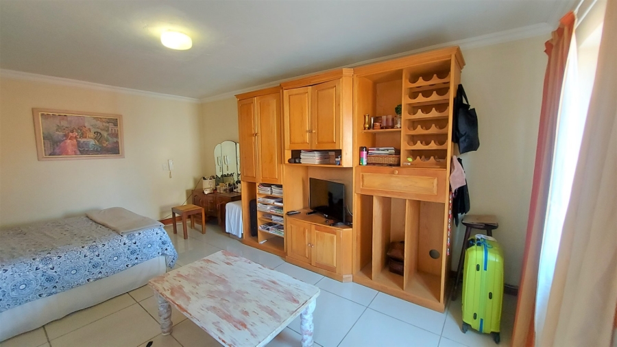 7 Bedroom Property for Sale in Birdwood Estate North West